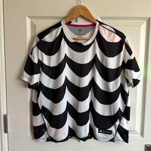 Marimekko x Adidas running shirt. Looks new. So cute.